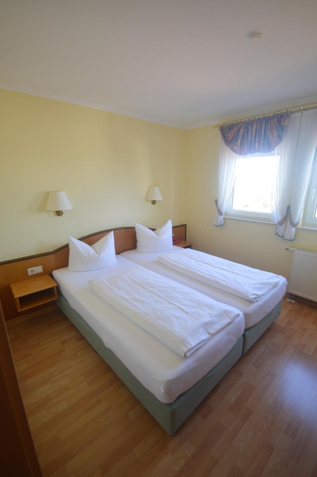 Zur Burgruine Frauenberg Hotel Ebsdorfergrund Kültér fotó